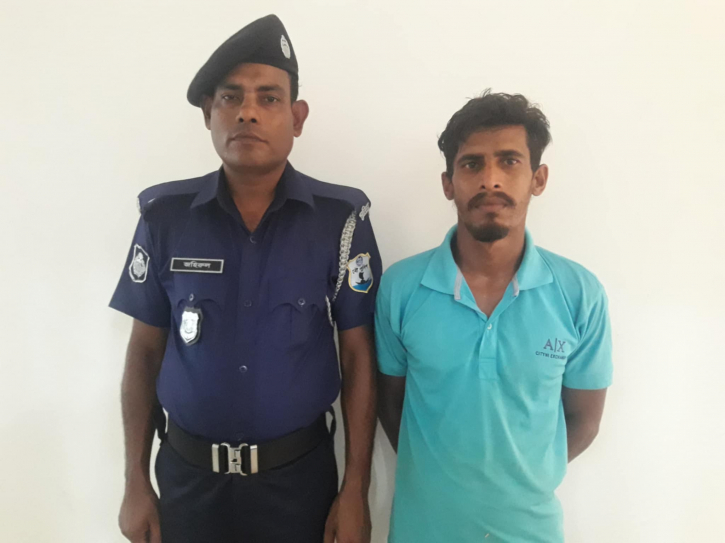 বন্দরে নৌ ডাকাত বরাত গ্রেপ্তার বন্দরে নৌ ডাকাত বরাত গ্রেপ্তার