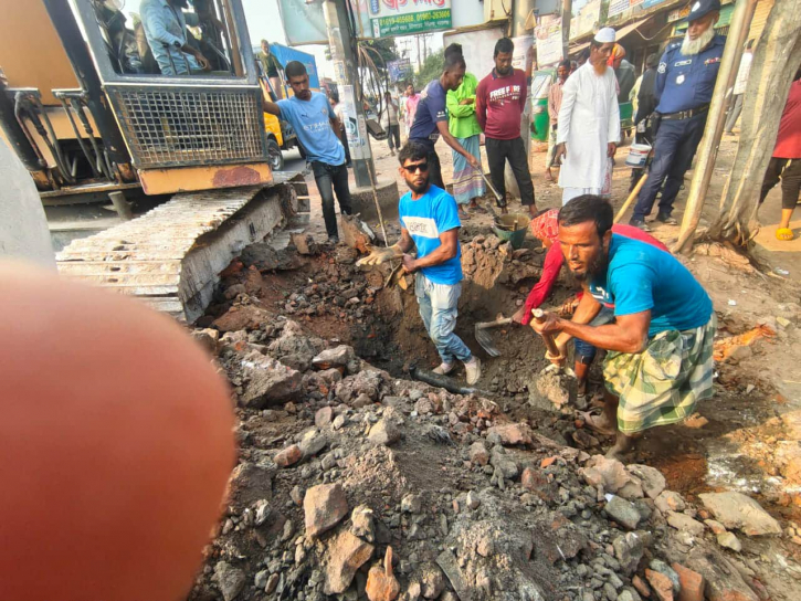 অবৈধ গ্যাস সংযোগ উচ্ছেদে তিতাসের অভিযান