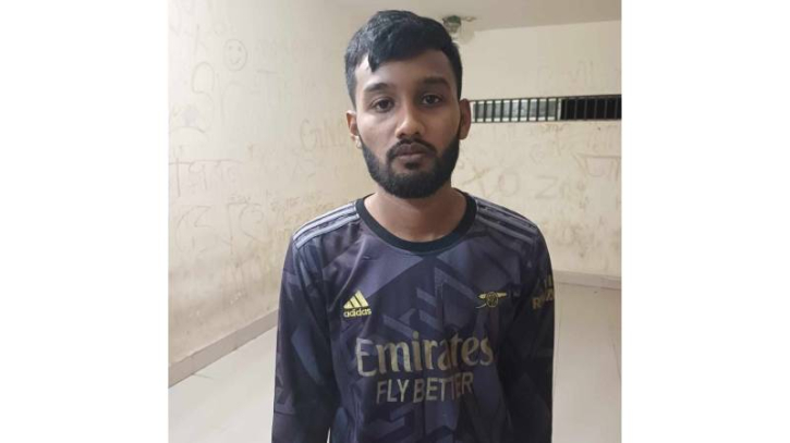 সিদ্ধিরগঞ্জের ট্রাক চুরি মামলার আসামি গ্রেপ্তার