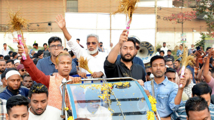 ভোটারদের হুমকী ধমকী দিচ্ছে একজন স্বতন্ত্র প্রার্থী: মান্নান