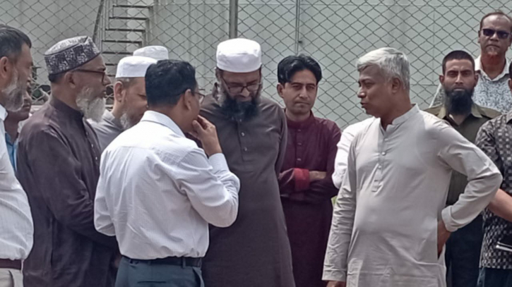 সিদ্ধিরগঞ্জে মেঘনা পেট্রোলিয়াম ডিপোতে প্রতিমন্ত্রীর আকস্মিক পরিদর্শন