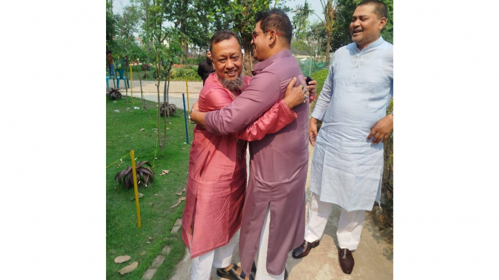 রূপগঞ্জে এমপি দিপুর সঙ্গে টিপুর ঈদ শুভেচ্ছা বিনিময়