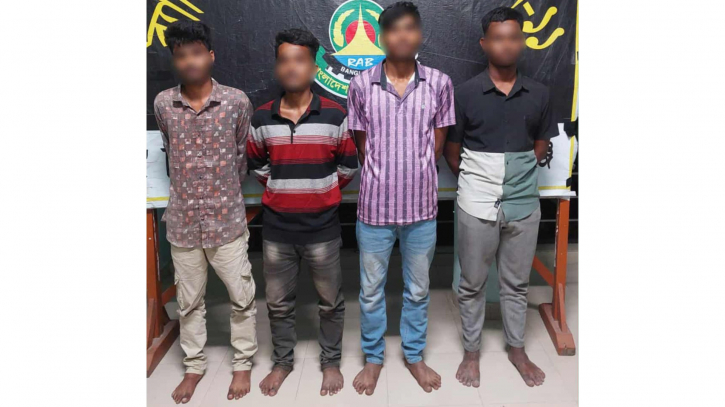 ৩০০ ফিটে ডাকাত চক্রের চার সদস্য গ্রেপ্তার