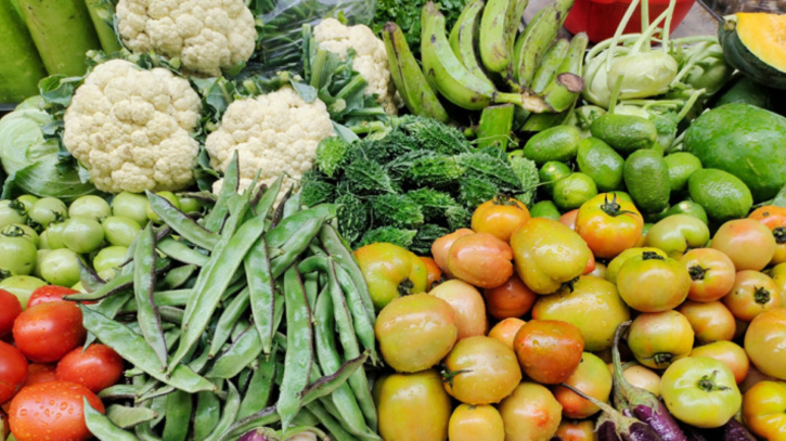 নারায়ণগঞ্জে কমেছে শাক ও সবজির দাম