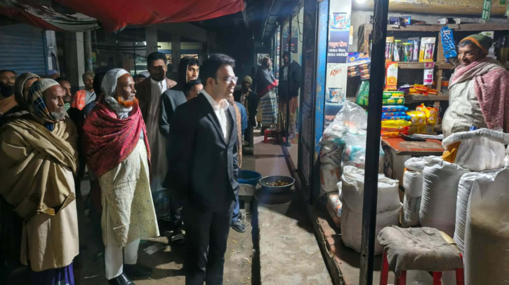 আড়াইহাজারে এলপিজি সিলিন্ডার অতিরিক্ত দামে বিক্রি, ভ্রাম্যমান আদালতের অভিযান 