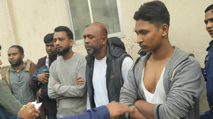 যৌথ বাহিনীর অভিযানে ছাত্রদল নেতা দোলনসহ গ্রেপ্তার ৮