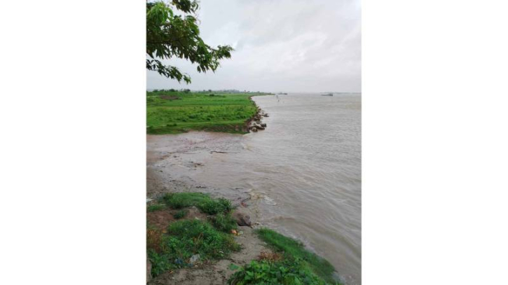 আড়াইহাজারে ঝড়-বৃষ্টিতে গাছপালা পড়ে বিদ্যুৎহীন উপজেলা, হচ্ছে নদী ভাঙন আড়াইহাজারে ঝড়-বৃষ্টিতে গাছপালা পড়ে বিদ্যুৎহীন উপজেলা, হচ্ছে নদী ভাঙন