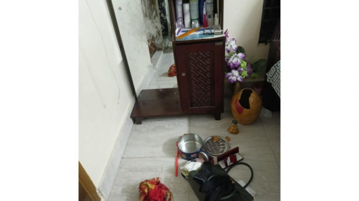 আড়াইহাজারে পুলিশ পরিচয়ে ডাকাতি, ৫০ লাখ টাকার মালামাল লুট আড়াইহাজারে পুলিশ পরিচয়ে ডাকাতি, ৫০ লাখ টাকার মালামাল লুট
