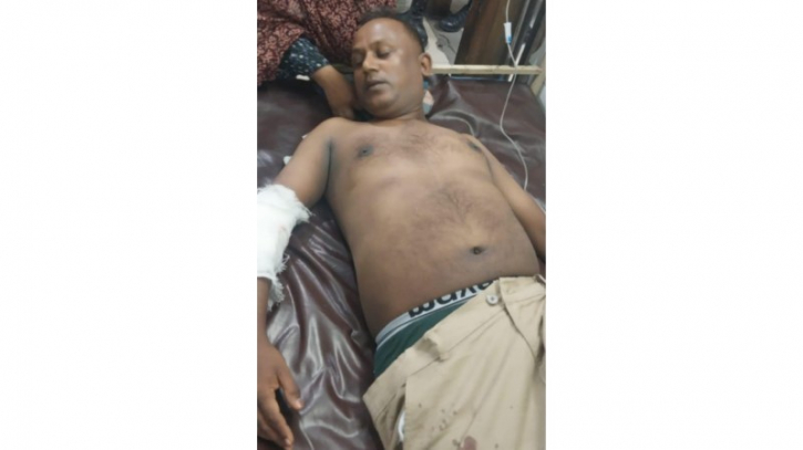 ফতুল্লায় আসামীকে গ্রেপ্তার করতে গিয়ে ছুরিকাঘাতে আহত পুলিশ ফতুল্লায় আসামীকে গ্রেপ্তার করতে গিয়ে ছুরিকাঘাতে আহত পুলিশ