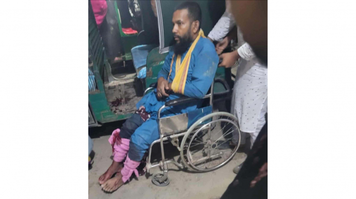 সোনারগাঁয়ে চাঁদা না পেয়ে ওষুধ ব্যবসায়ীকে হাত-পা ভেঙ্গে কুপিয়ে জখম সোনারগাঁয়ে চাঁদা না পেয়ে ওষুধ ব্যবসায়ীকে হাত-পা ভেঙ্গে কুপিয়ে জখম