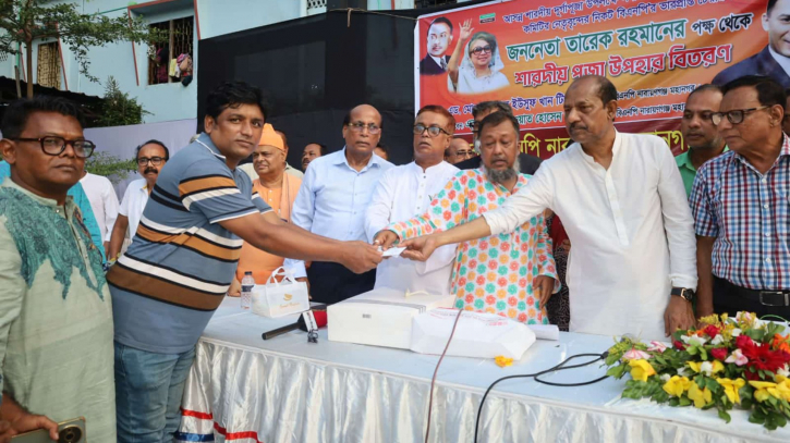 না.গঞ্জে ৭০ মন্ডপে মহানগর বিএনপির অনুদান 