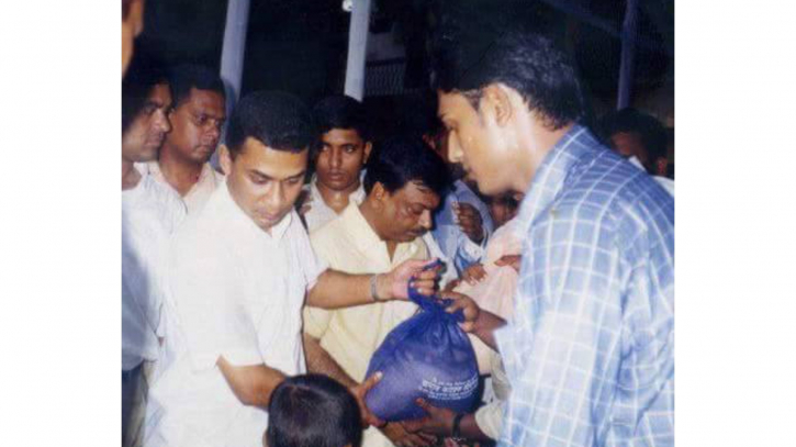 বন্যার্তদের ত্রান-সাহায্য দিতে না.গঞ্জে তারেক রহমানকে পাঠান খালেদা জিয়া 