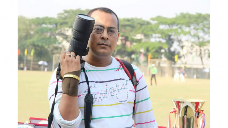 না.গঞ্জের সিনিয়র ফটো সাংবাদিক মাহমুদ হাসান কচি ওমরা থেকে ফিরে গুরুতর অসুস্থ সকলের দোয়া কামনা