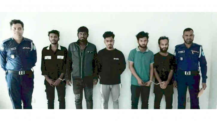 হানি ট্র্যাপ চক্রের পাঁচ সদস্য গ্রেপ্তার