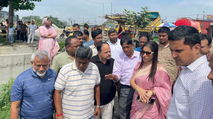 ফতুল্লায় প্রতিমা বিসর্জন ঘাট ও পুজা মন্ডপ পরিদর্শনে সদর ইউএনও
