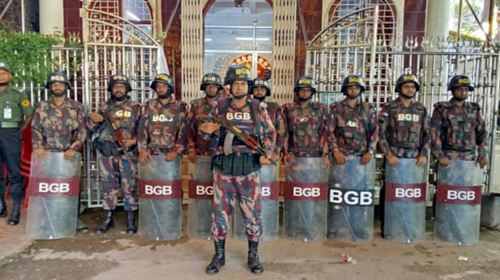 ২৮৫৭ পূজামণ্ডপের নিরাপত্তায় ৪৩০ প্লাটুন বিজিবি মোতায়েন