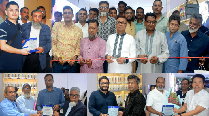 শোরুম উদ্বোধনে ব্যবসায়ী রাজনৈতিক সাংবাদিক নেতারা, জমকালো আড্ডা