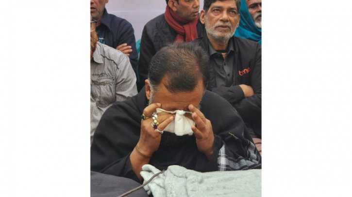 কাঁদলেন কাঁদালেন দলপ্রেমী টিপু