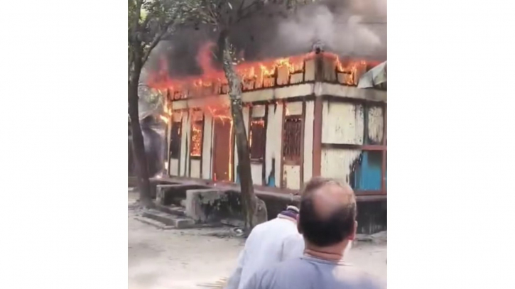আলীরটেকে বসতবাড়িতে অগ্নিকাণ্ড 