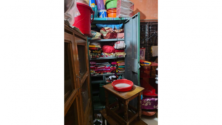 ফতুল্লায় দিনে দুপুরে বোমা বিস্ফোরণ ঘটিয়ে প্রবাসীর বাড়িতে ডাকাতি