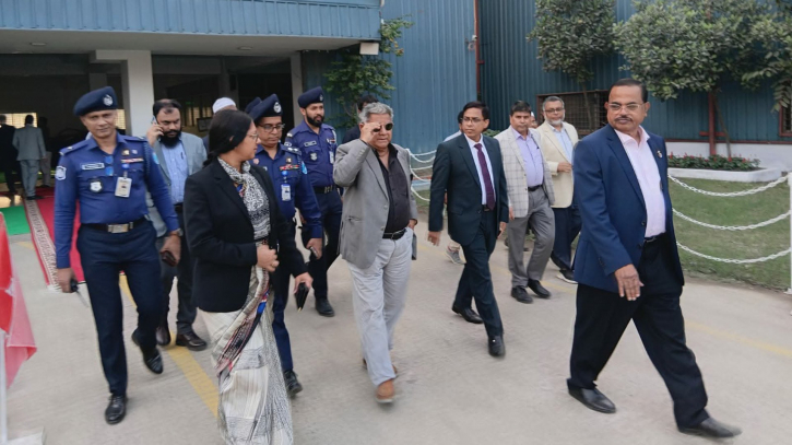 পোশাক শিল্পে ও শিল্পাঞ্চলে অস্থিরতা কাটানো বড় চ্যালেঞ্জ ছিল : নৌপরিবহন উপদেষ্টা 