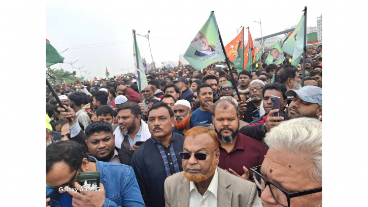 তারেক রহমানকে স্বাগত জানাতে ৩০০ ফিটে গিয়াসউদ্দিন