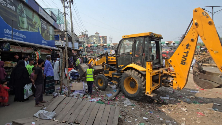 যানজট নিরসনে ঢাকা-চট্টগ্রাম মহাসড়কে অবৈধ স্থাপনা উচ্ছেদ