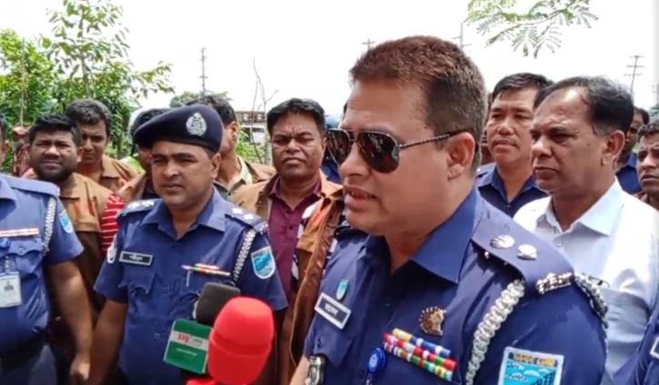 ভোট প্রদানে বাধা দিলে ব্যবস্থা নেব : না.গঞ্জের এসপি ভোট প্রদানে বাধা দিলে ব্যবস্থা নেব : না.গঞ্জের এসপি