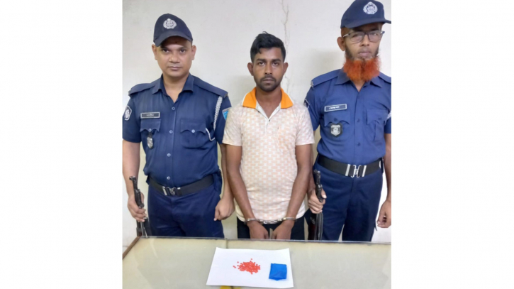 না.গঞ্জে ১১০ পিস ইয়াবাসহ মাদক ব্যবসায়ী গ্রেপ্তার না.গঞ্জে ১১০ পিস ইয়াবাসহ মাদক ব্যবসায়ী গ্রেপ্তার