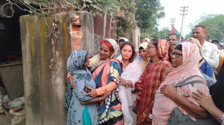 ব্রাহ্মন্দী ইউনিয়নে পারভীন আক্তারের গণসংযোগ ব্রাহ্মন্দী ইউনিয়নে পারভীন আক্তারের গণসংযোগ