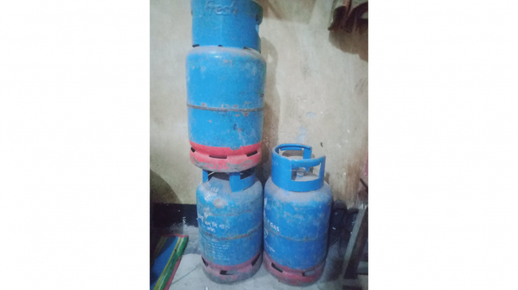 এলপিজি গ্যাসের দাম বৃদ্ধিতে ক্রেতারা বিপাকে