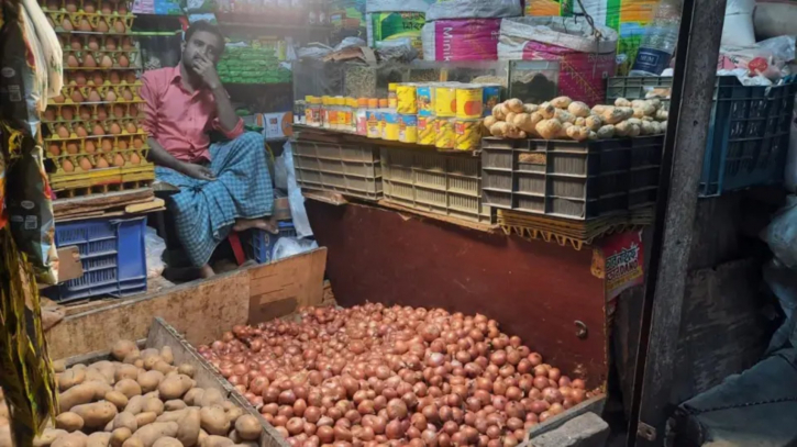 নারায়ণগঞ্জে পেয়াজের সেঞ্চুরি পার!