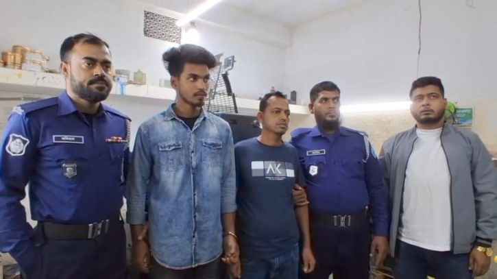 সিদ্ধিরগঞ্জে নকল স্ট্যাম্প কারখানায় অভিযানে কোটি টাকার নকল স্ট্যাম্প উদ্ধার