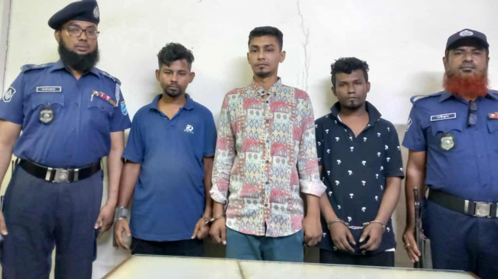 খানপুরে নাইট গার্ডকে হত্যার ঘটনায় গ্রেপ্তার ৩ খানপুরে নাইট গার্ডকে হত্যার ঘটনায় গ্রেপ্তার ৩