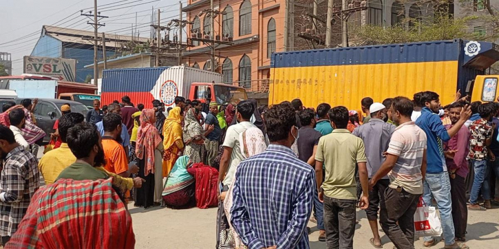 তিন ঘণ্টা ধরে ঢাকা সিলেট মহাসড়ক অবরোধ, ১৮ কিমি যানজট 