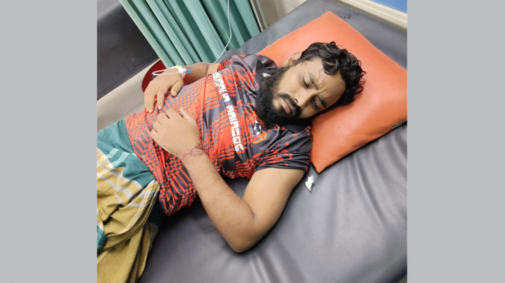 রূপগঞ্জে বাসের চালক-হেলপারের বিরুদ্ধে যাত্রীর মালামাল ছিনতাইয়ের অভিযোগ