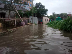 রূপগঞ্জে টানা বৃষ্টিতে ৭ গ্রামের ২০ হাজার মানুষ পানিবন্ধি, চরম দূর্ভোগ