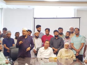 সিটি কর্পোরেশনের প্রধান নির্বাহী কর্মকর্তার সাথে মহানগর জামায়াত নেতৃবৃন্দের সাক্ষাৎ