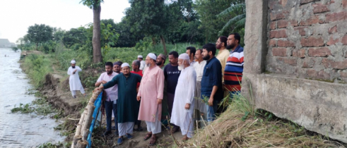 বন্দরে নদী গর্ভে বিলিন হওয়া কবরস্থান পরিদর্শনে নারায়ণগঞ্জ মহানগরী জামায়াত নেতৃবৃন্দ