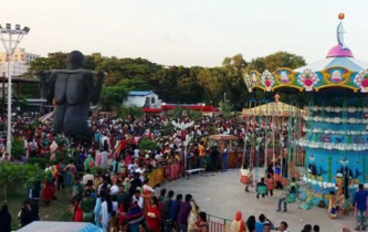 ঈদের তৃতীয় দিনে বিনোদন কেন্দ্রমুখী নগরবাসী