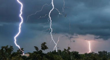 নারায়ণগঞ্জ সহ ১৪ অঞ্চলে বজ্রঝড়ের শঙ্কা