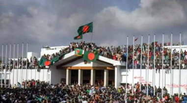 ১ বছর আগের যে রায়ের পর আন্দোলনে শেখ হাসিনার পতন
