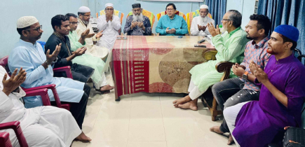 বঙ্গবন্ধুর শাহাদতবার্ষিকী, ফতুল্লা রিপোর্টার্স ক্লাবে দোয়া
