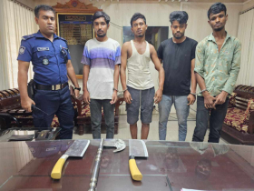 সোনারগাঁয়ে দেশীয় অস্ত্রসহ ৪ ডাকাত গ্রেপ্তার