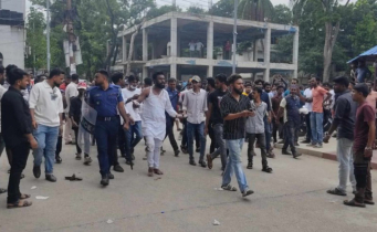 ফতুল্লায় পশুর হাটের শিডিউল নিয়ে দফায় দাফায় সংঘর্ষ, আহত ২০