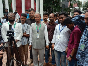 না.গঞ্জে লে অফের অভিযোগে আর বি গার্মেন্টস শ্রমিকদের বিক্ষোভ 