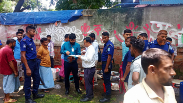 না.গঞ্জে সড়ক দখলমুক্ত করতে জেলা প্রশাসনের অভিযান, জরিমানা ১০ হাজার