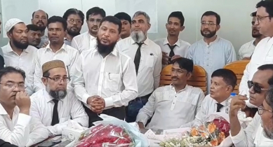 না.গঞ্জের আইনজীবীদের সাথে জাকির খানের মতবিনিময় 