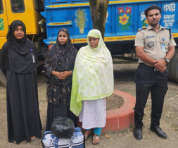 নারায়ণগঞ্জে ১০ কেজি গাজাঁসহ দুই নারী গ্রেফতার