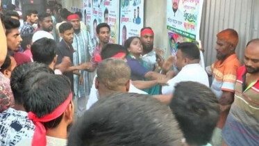 নারায়ণগঞ্জে ভিপি নুরের সামনেই দুই গ্রুপের হাতাহাতি 